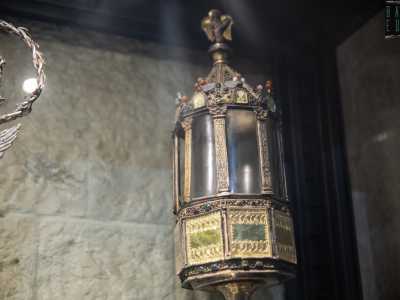 Donati invece da Carlo II d�Angi� sono invece l�osso del braccio di San Sebastiano...